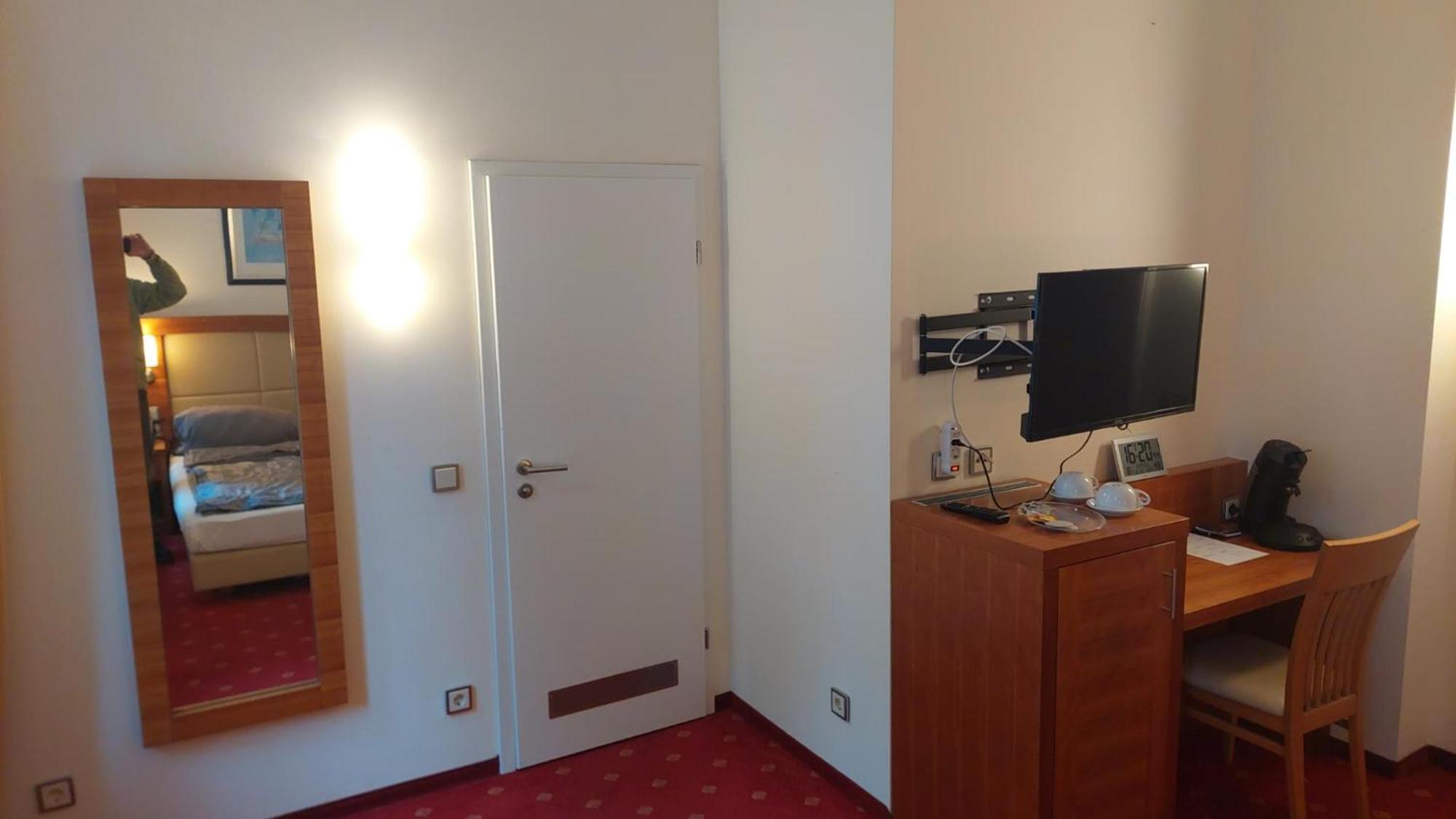 Die Villa, Zimmer 17, Dz Leverkusen Exteriör bild