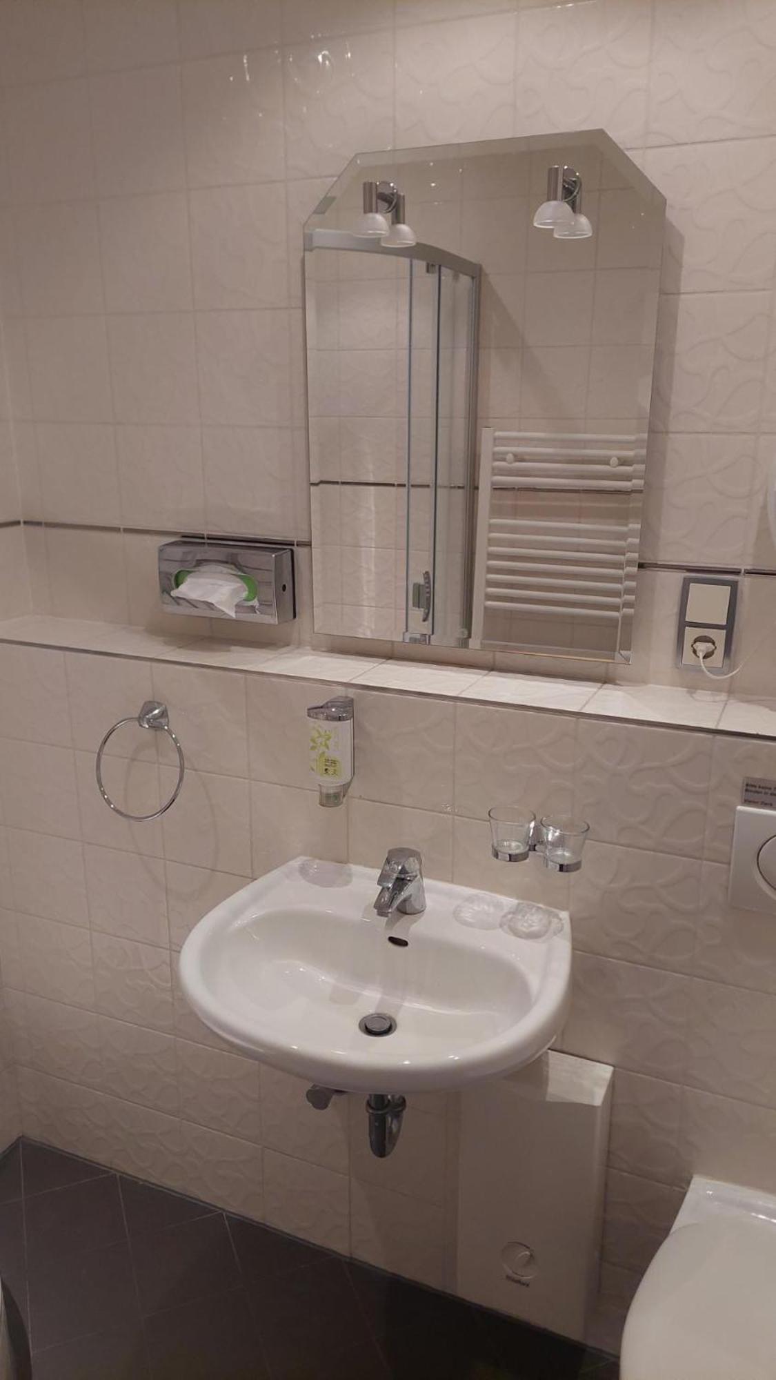 Die Villa, Zimmer 17, Dz Leverkusen Exteriör bild